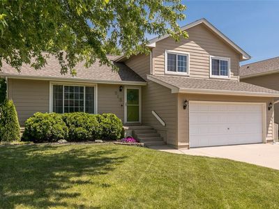 518 Huntington Ridge Rd NE, Cedar Rapids, IA, 52402
