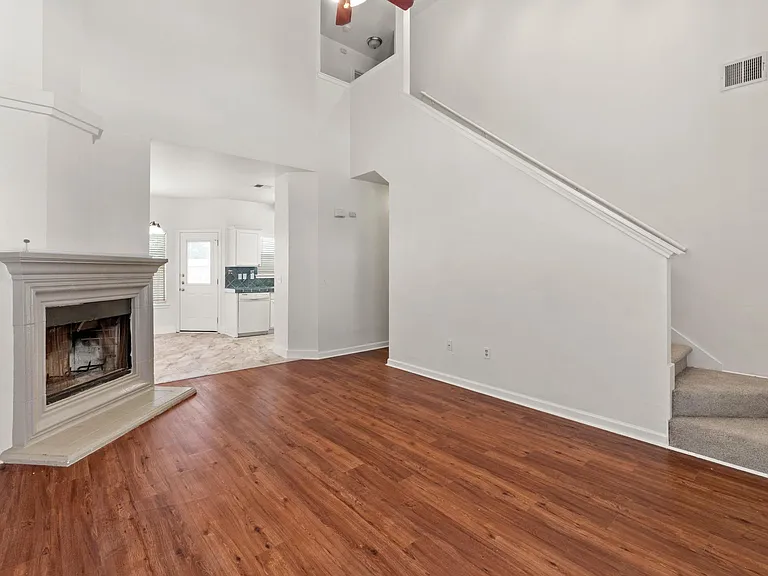 1908 Windy Park Dr — Photo 5