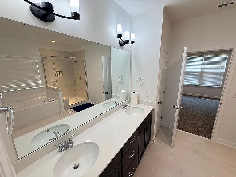 2567 Cornelius Pl NW — Photo 18