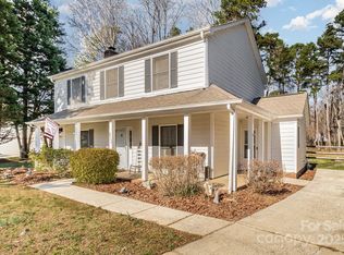 2542 Clearkirk Ct, Matthews, NC 28105