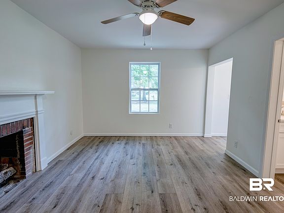 5th image of 510 E Myrtle Ave