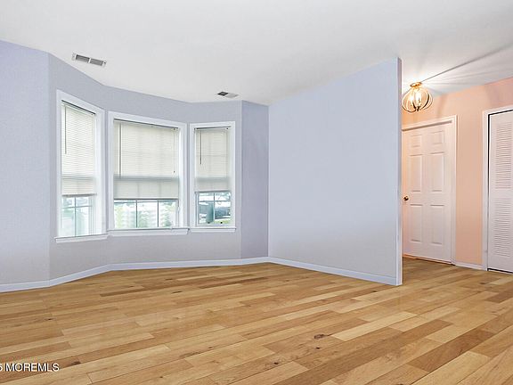 3rd image of 224 Paddington Ct #7-4