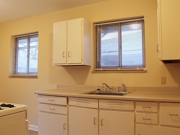 4th image of 2209 Coburn Blvd APT 4