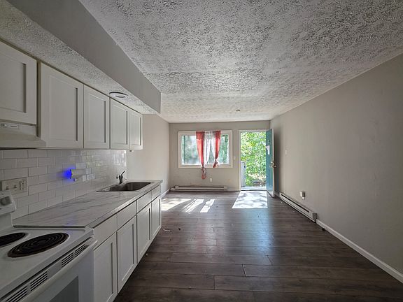 3rd image of 653 Fitch St #10D