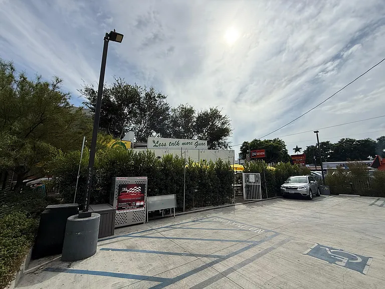 1123 N Vista St #1123 — Photo 24
