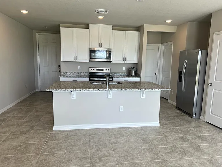7627 Momentum Pkwy — Photo 5