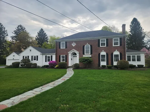 30 Thorny Lea Ter, Brockton, MA 02301