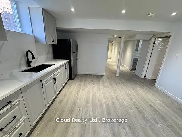 28 Tianalee Cres #BASEMENT — Photo 3
