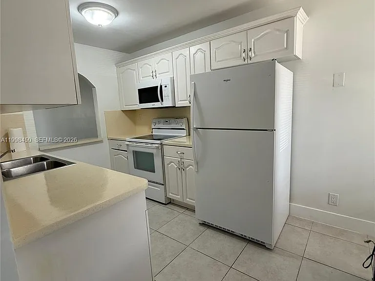 155 Lakeview Dr #101 — Photo 24