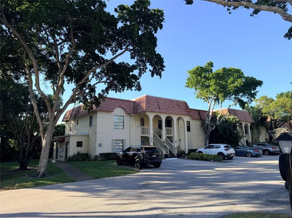 136 S Cypress Road #317, Pompano Beach, FL 33060