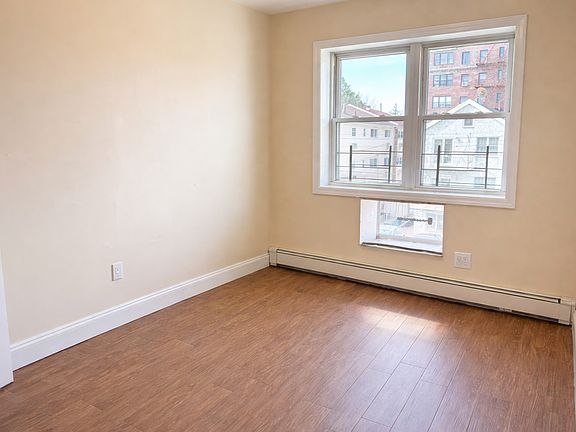 3rd image of 8615 Kingston Pl #3A