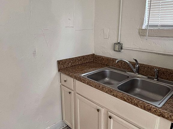 Kitchen sink