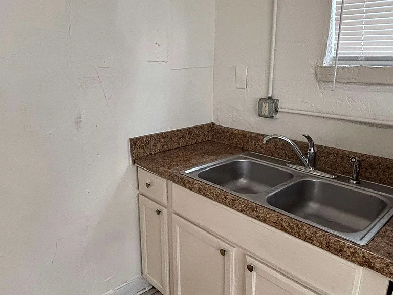 1728 Telfair St #B — Photo 9