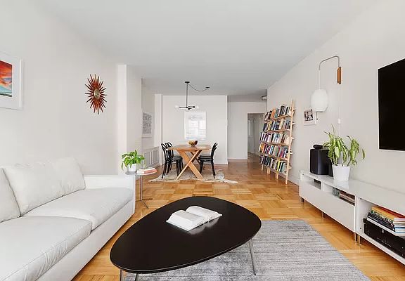 3rd image of 311 E 71st St APT 7G