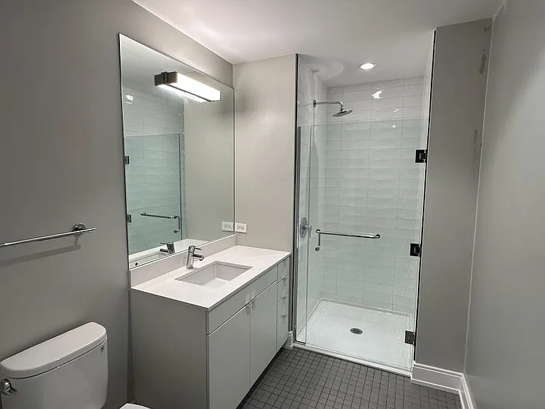 933 W Belmont Ave #505 — Photo 8