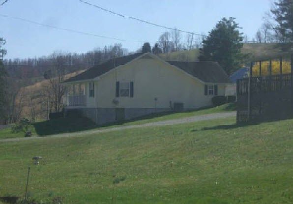 2nd image of 1089 W Bear Wallow Rd