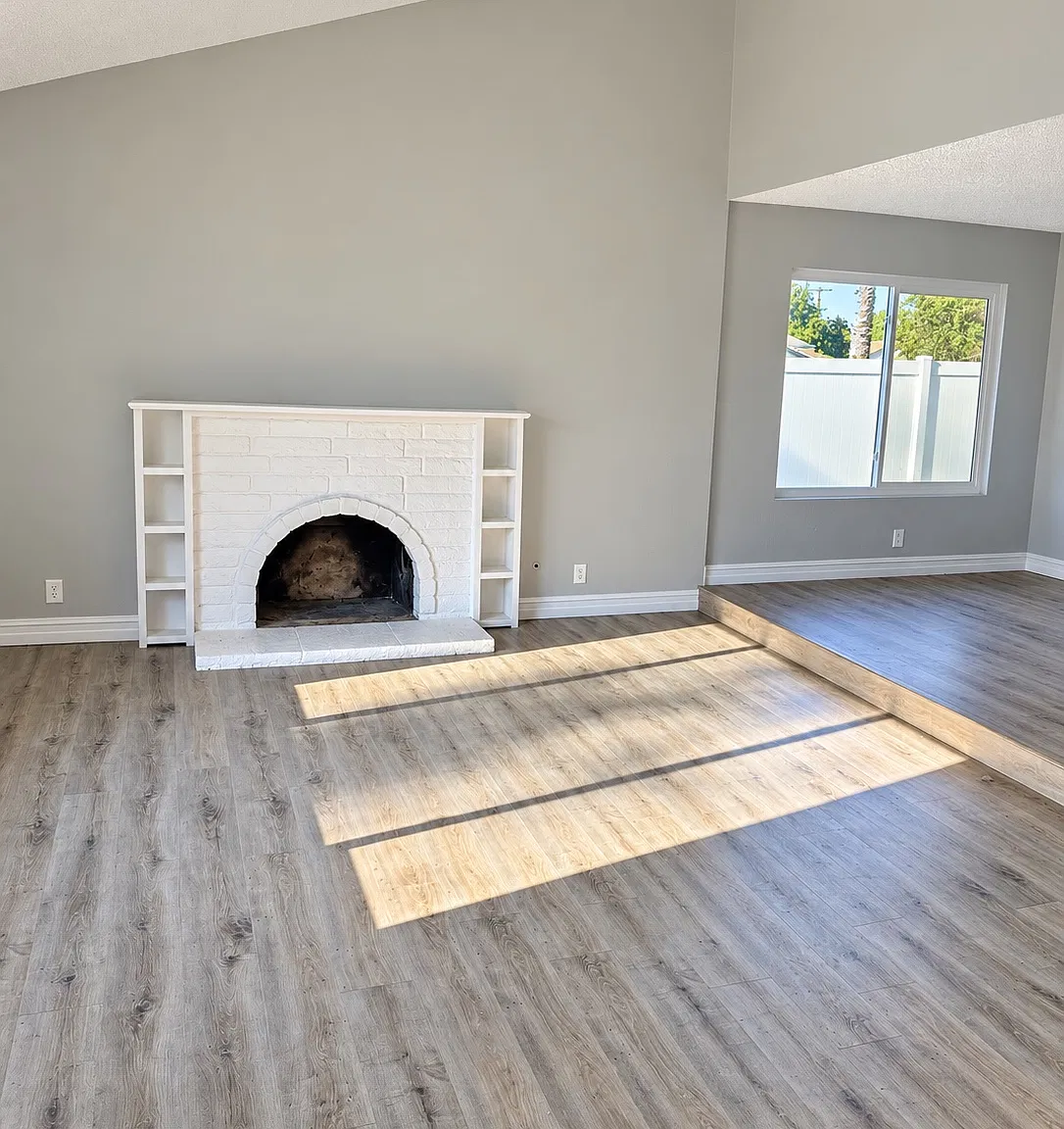 5 bed, 2320 sqft, $3,950 — Photo 4