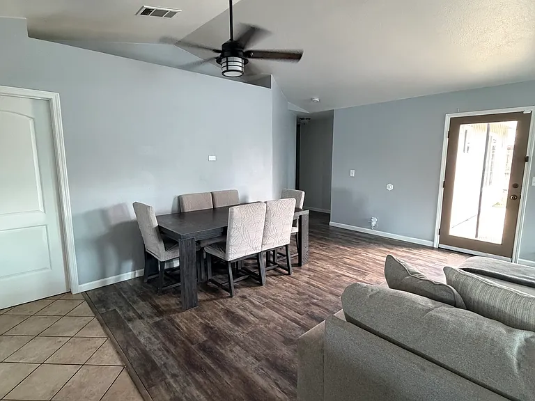 1410 Ashwood Ct — Photo 9