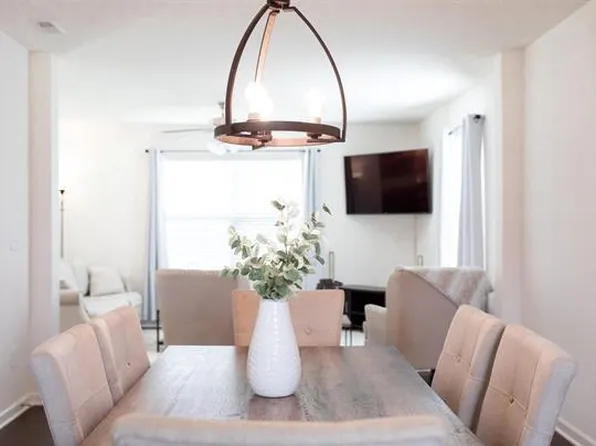 185 Solstice Dr, Haw River, NC 27258