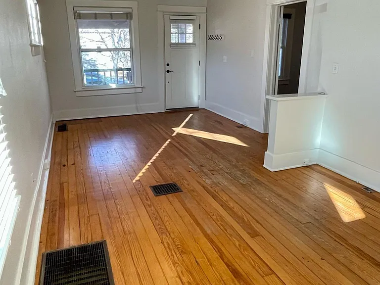 722 E Florida Ave — Photo 8