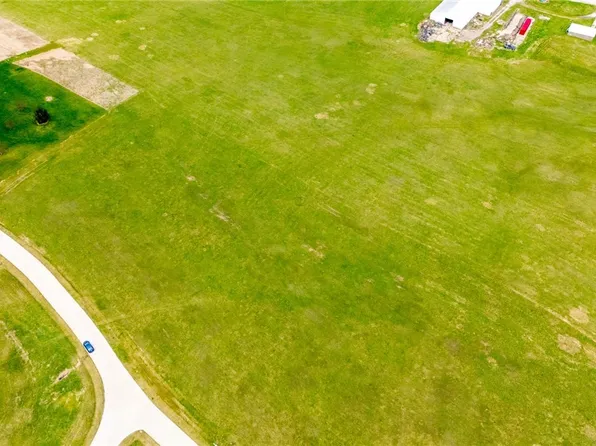 Oldefield Dr, Saint Clairsville, OH 43950