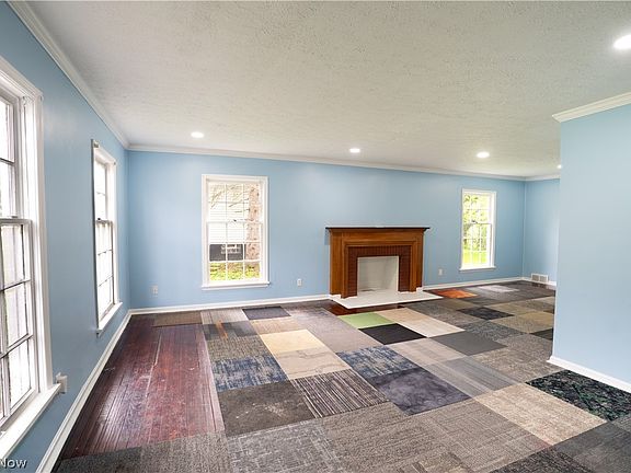 2nd image of 340 Noble Ave
