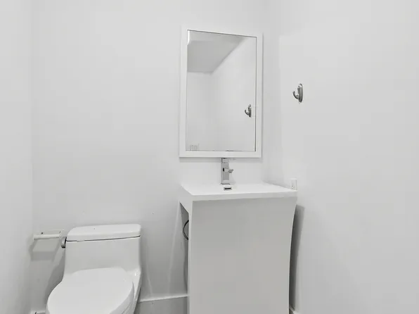 1721 Putnam Avenue image 10 of 11