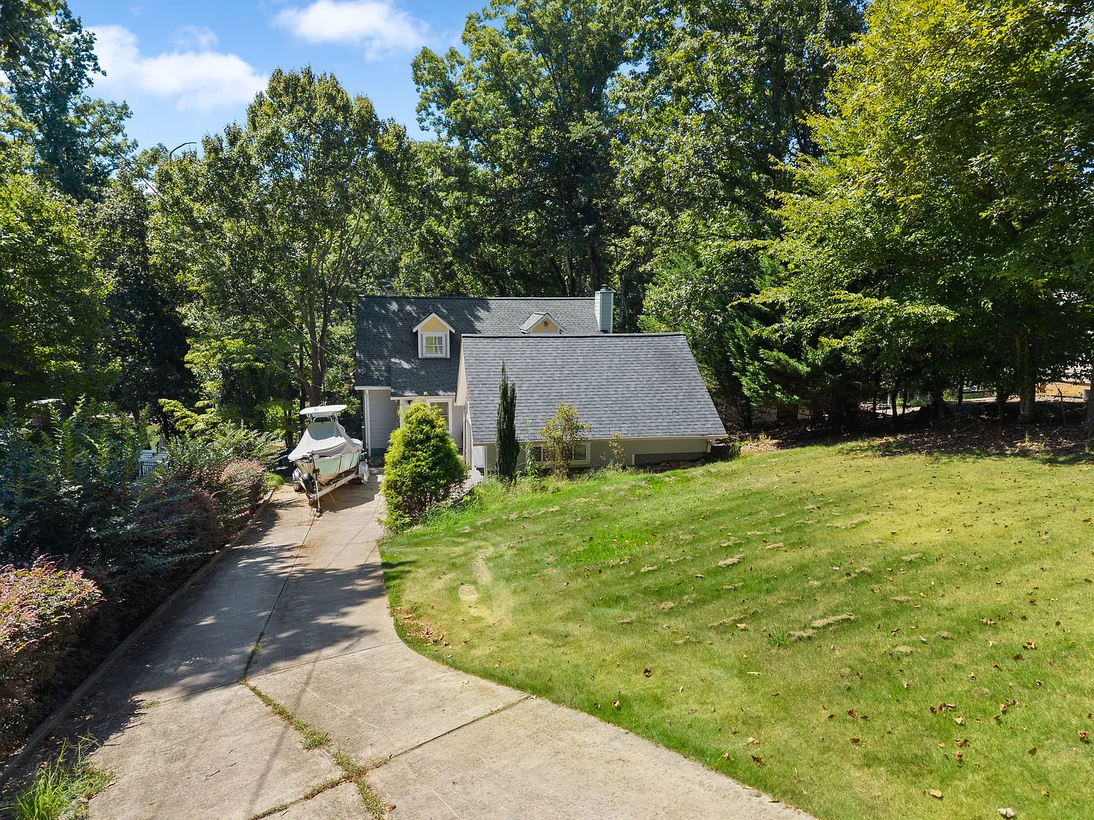 4 bed, 3688 sqft, $5,800 — Photo 2
