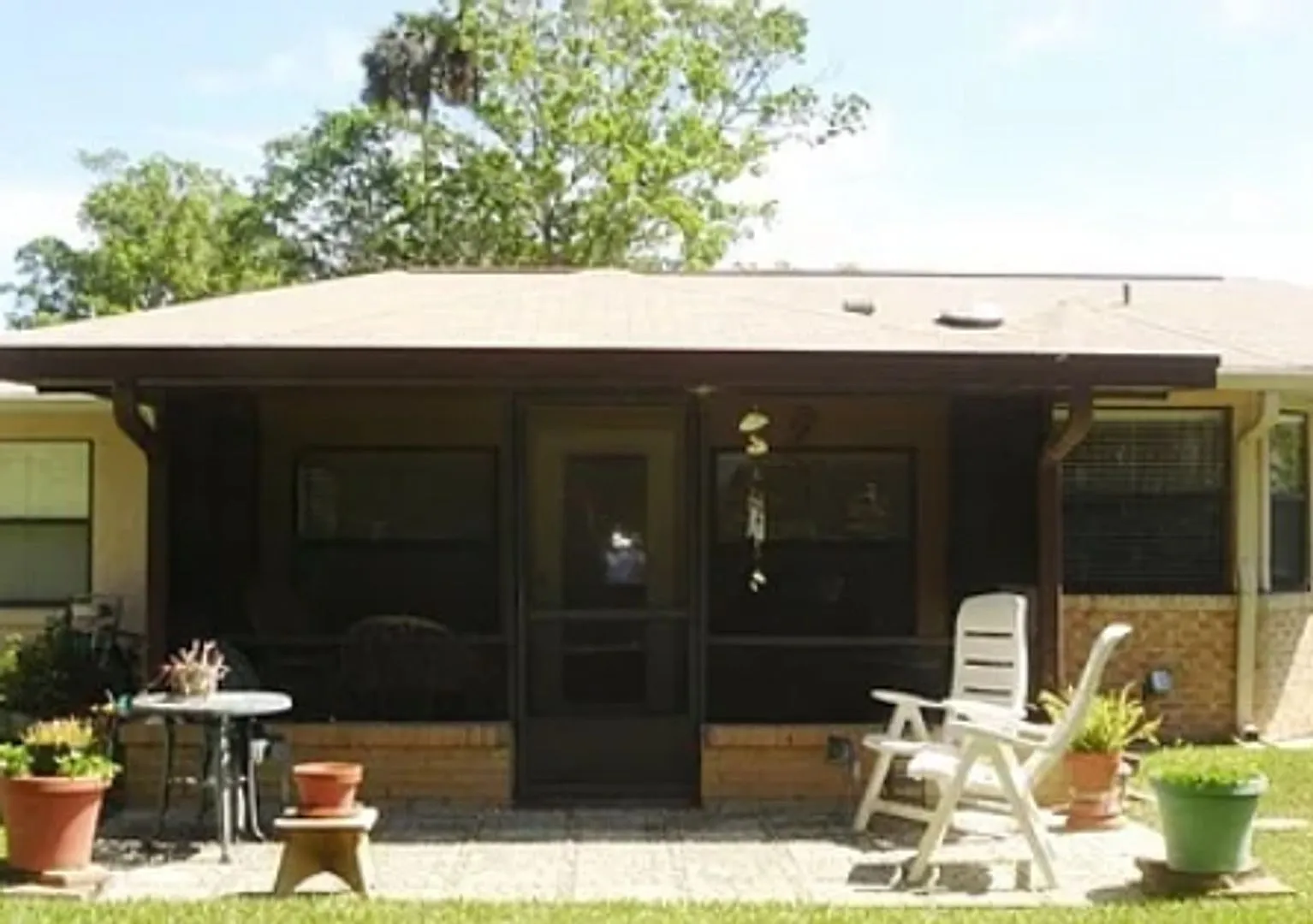 3 Bedroom Over 2000sqft — Photo 1