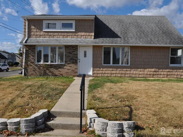 99 Daniel St, Carteret, NJ 07008