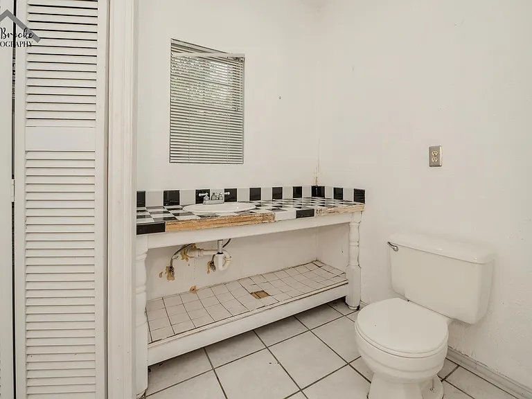 502 Marconi St — Photo 18