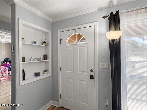 5th image of 210 Terry Brook Dr