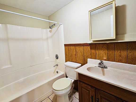 2nd image of 2308 Weber St