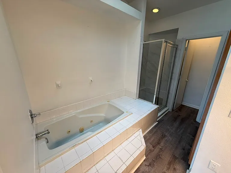 833 Caribbean Dr #A — Photo 10