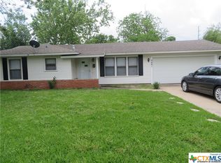 2401 Lamar Dr, Victoria, TX 77901