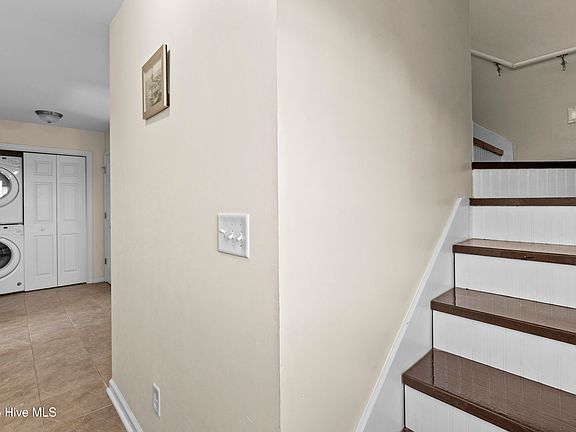 4th image of 3829 Island Drive