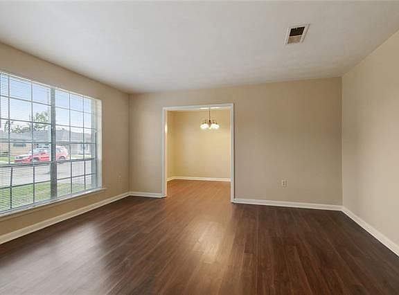 3rd image of 2113 Diana St