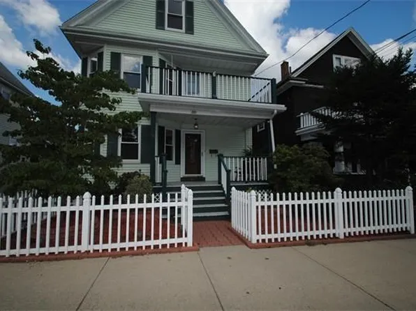 141 George St, Medford, MA 02155