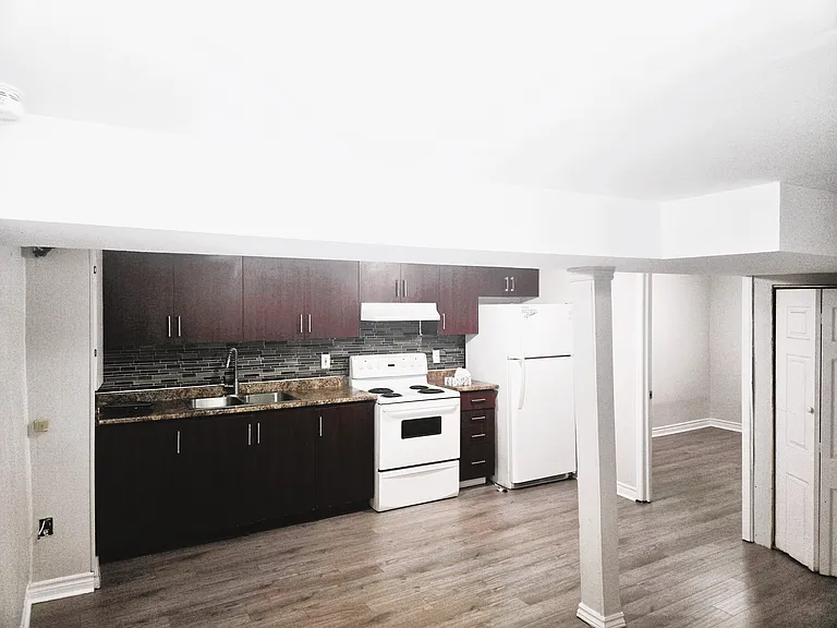 5 Juliana Sq — Photo 6