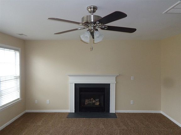 3rd image of 240 Autumn Woods Blvd
