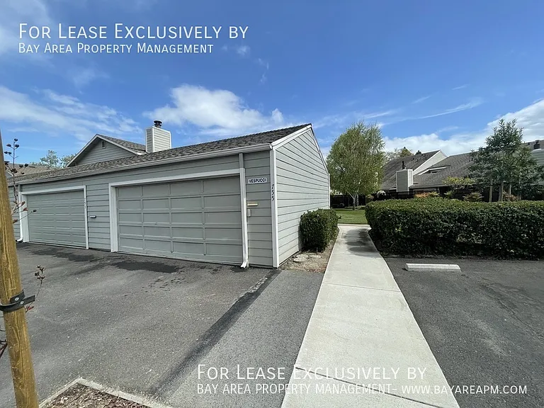 755 Vespucci Ln — Photo 14