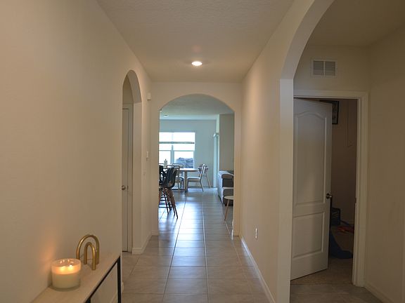 3rd image of 511 Noble Ave