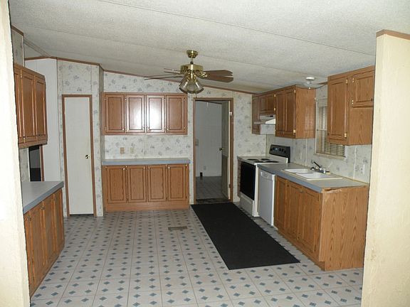 3rd image of 23906 Hickory Pass