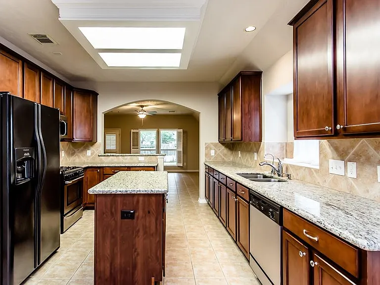11 Fair Light Ct — Photo 14