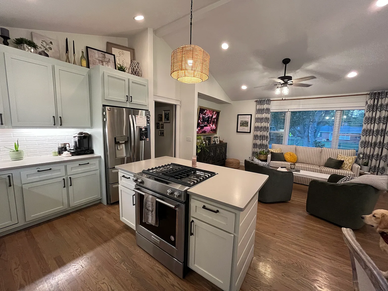 3 bed, 1300 sqft, $3,600 — Photo 2