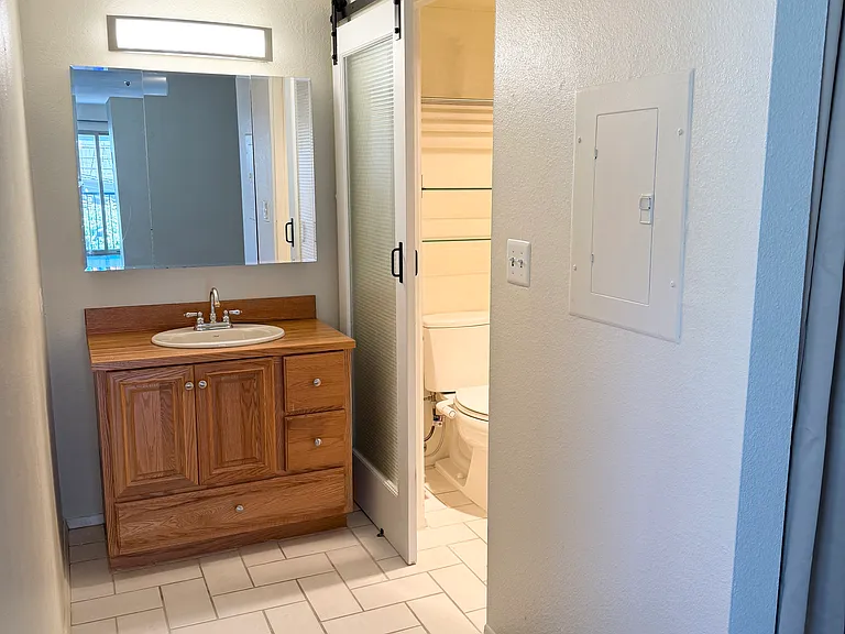 511 E Roy St #314 — Photo 7