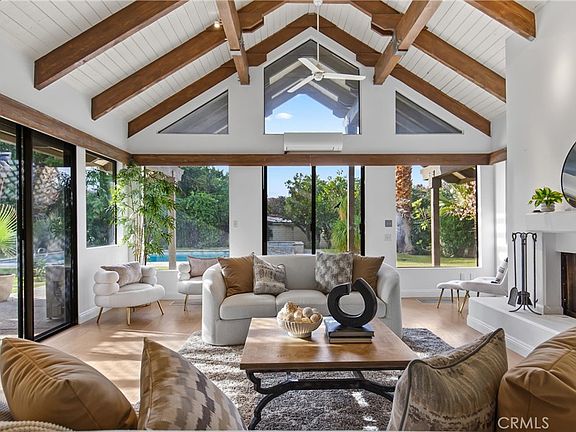 2nd image of 1 Clancy Ln S