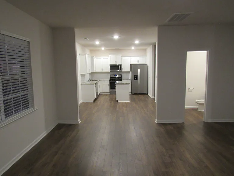 114 Sequoia Forest Dr — Photo 3