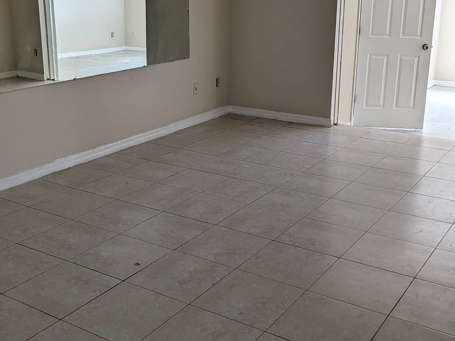 4 bed, 1936 sqft, $2,200 — Photo 4
