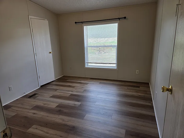 7380 Marthas Ln — Photo 10